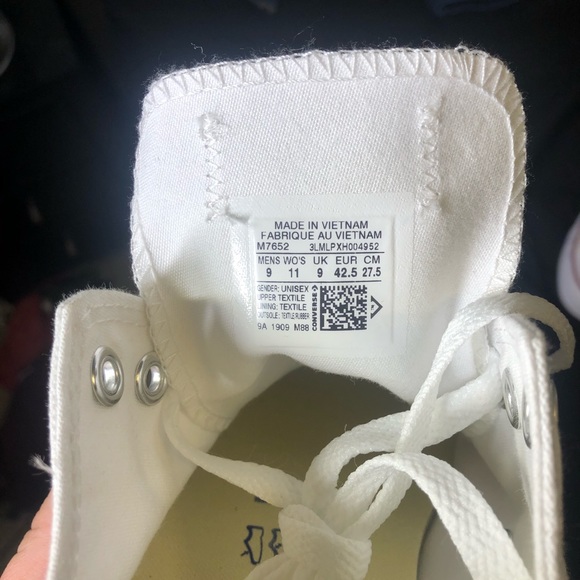 Converse - Picture 2 of 2